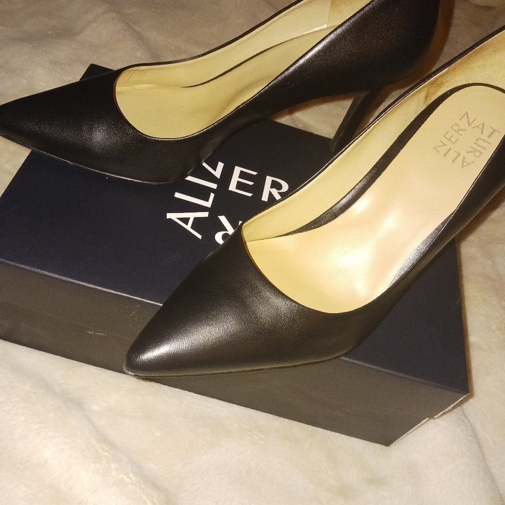 Black Naturalizer High 👠 Heel Pumps